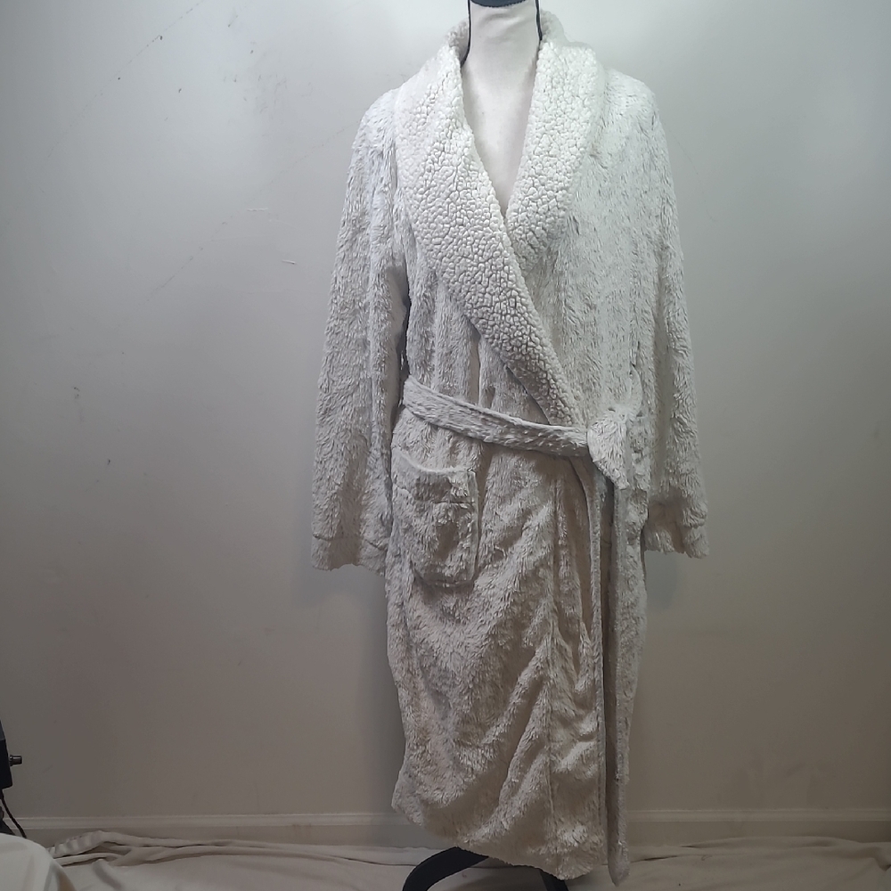 Stars Above Plush Cream Robe - Picture 1 of 9